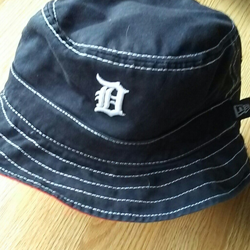 Reversible hat - Picture 2 of 2